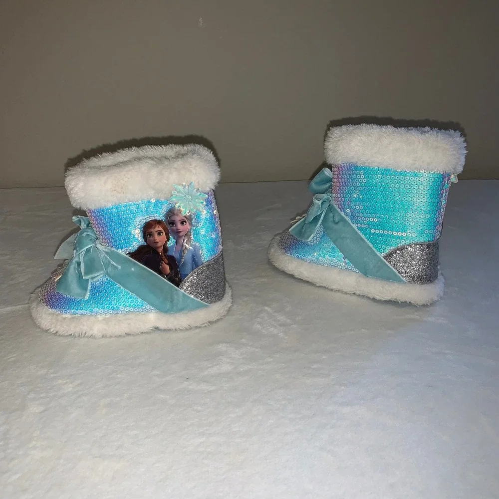 Disney frozen Elsa Anna faux fur booties‎ kids size 5 - 6 white blue